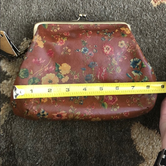 Patricia Nash wristlet. Burgundy and flowers. Gold - Picture 6 of 7